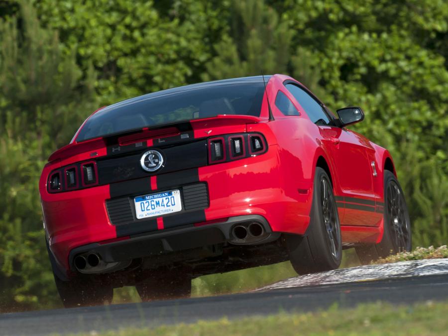  Shelby GT500 SVT 2012 года  (фото 15 из 31)